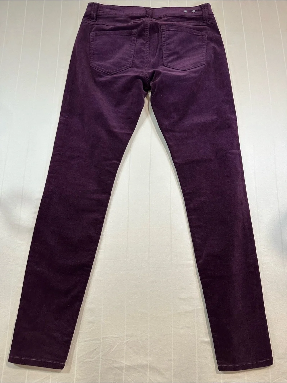 cabi Skinny Corduroy Pants Vino Burgundy Plum Size 4 Dark Academia Style 3197